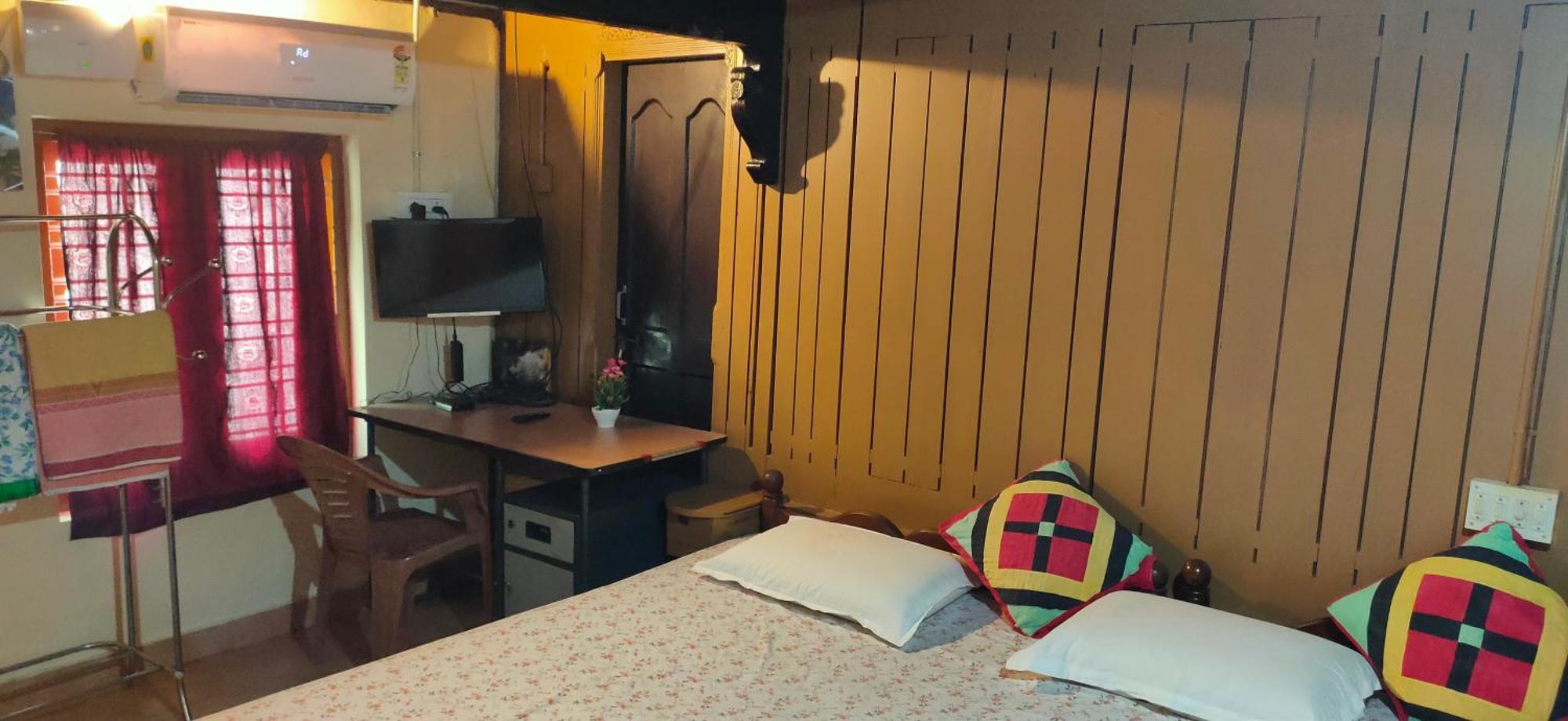 Kuttickattil Pool Home Stay Кумараком Екстер'єр фото